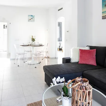 Luxury, Beach, Pool And Garden Апартаменты *